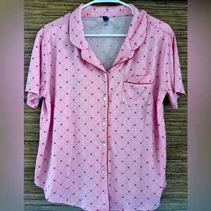 Cute pajama set with hearts size Small. Top and shorts